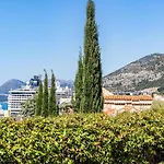 Apartment Larissa